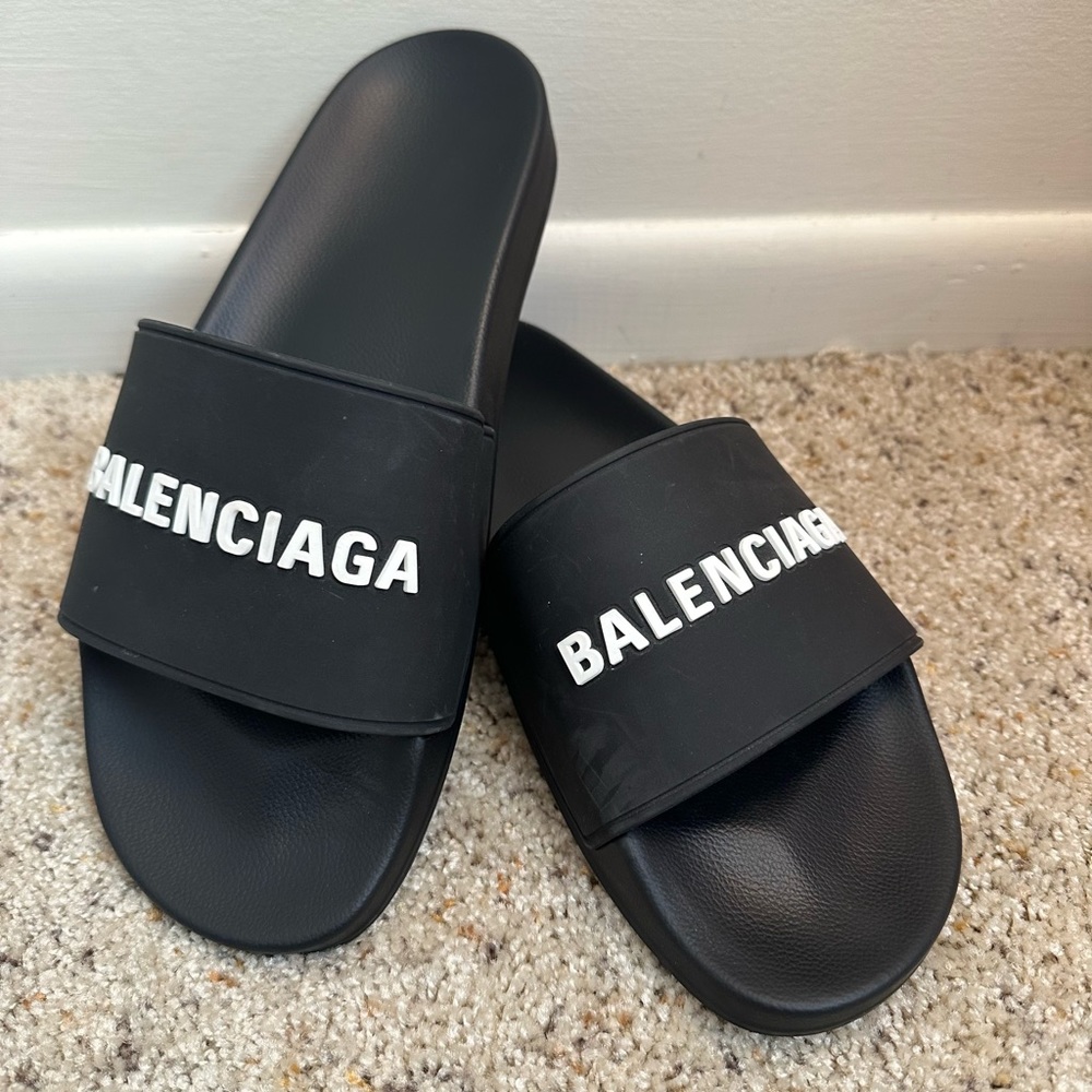 Men’s Balenciaga Pool Slides. Like New!!